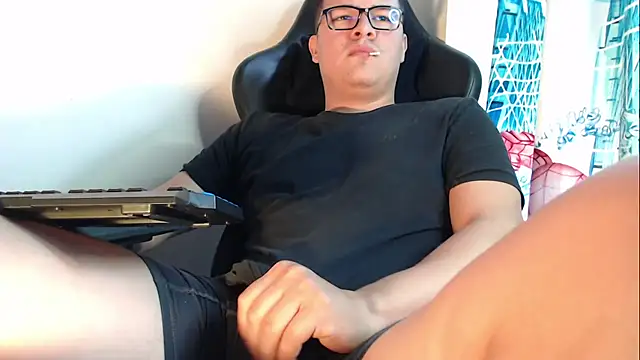 Plug Control online show from November 24, 7:26 pm