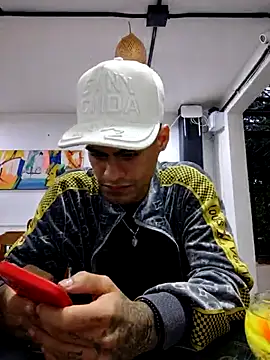 dannybigcockxxl online show from March 17, 11:02 pm