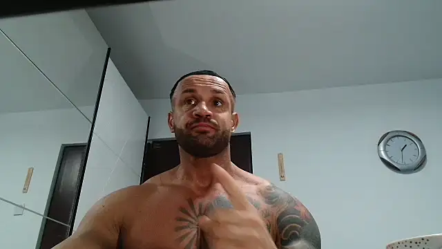 Magnificmuscles89 online show from April 11, 10:30 am