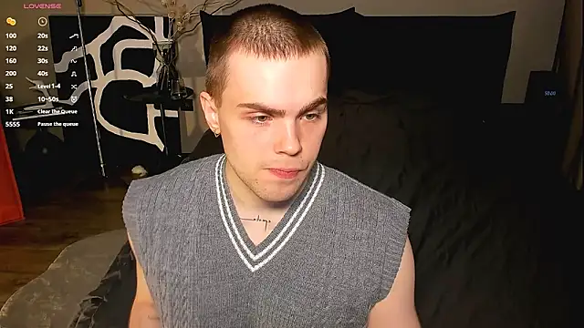 simonwnl online show from February 16, 9:02 pm