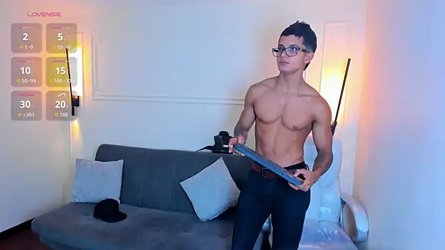 Paradise boy s online show from October 27, 10:45 pm