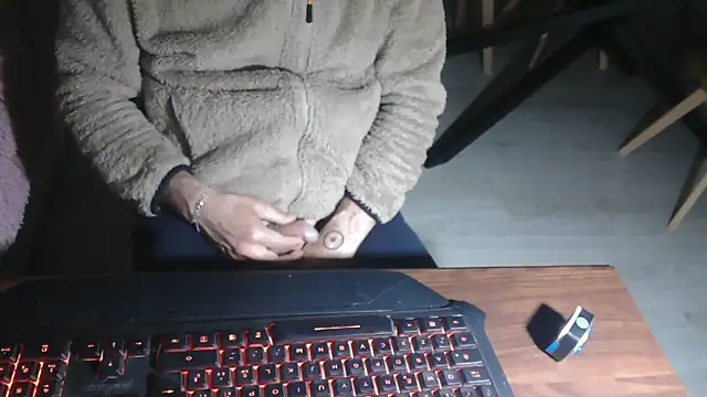 Adri gard online show from April 15, 8:53 pm