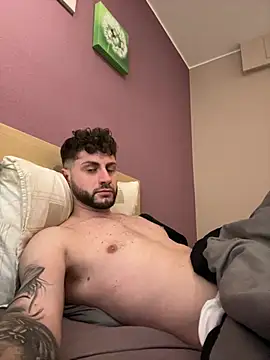 michifolli92 online show from December 14, 8:08 pm