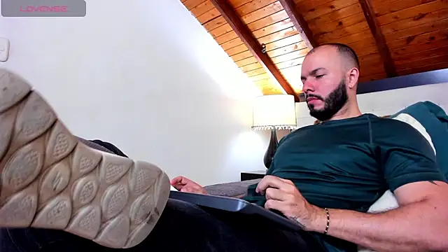 Tom Bailey online show from November 8, 1:25 pm