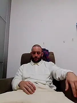 bearguy998 online show from January 25, 11:54 pm