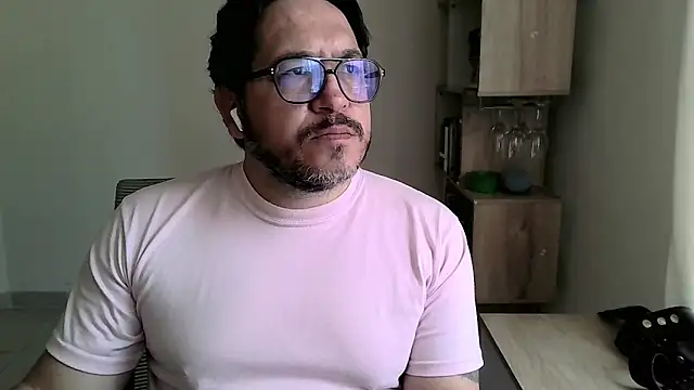 OsoMaduro12 online show from February 11, 2:22 pm