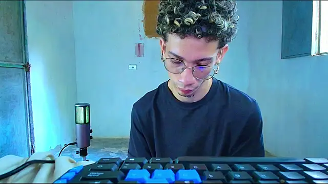 mateodeamjo online show from February 12, 3:18 pm