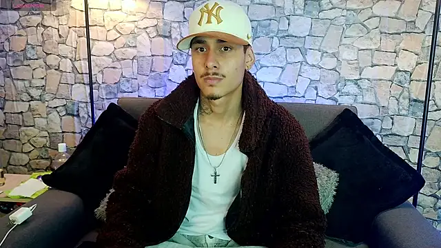 Bastiaan 28 online show from November 14, 4:15 am