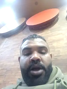 Snapshot of ListedLoin chatting on January 10, 7:43 pm ListedLoin online show from January 10, 7:43 pm