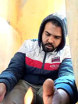 Snapshot of ListedLoin chatting on February 10, 9:25 am ListedLoin online show from February 10, 9:25 am