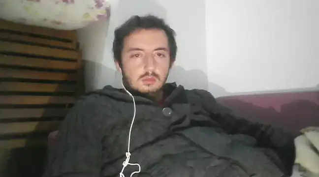 laynufff online show from February 8, 9:25 pm