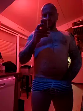 RomWoolf online show from April 3, 11:45 pm