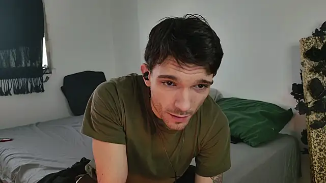 JackDesFeux online show from November 18, 4:11 pm