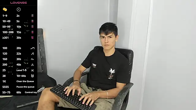 Snapshot of Jacobb_Lee chatting on March 5, 8:33 pm Jacobb Lee online show from March 5, 8:33 pm