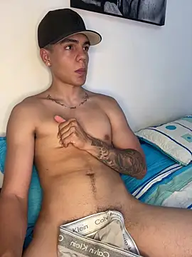 santiago sosa24 online show from May 28, 1:58 am
