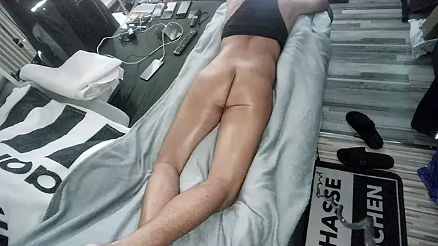 only1po online show from December 15, 8:06 pm