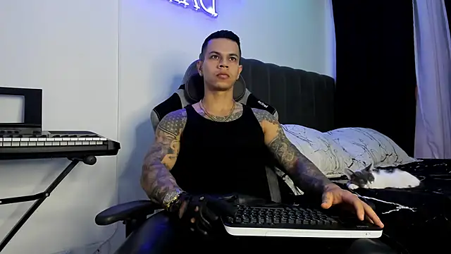 Aron Dark online show from February 22, 12:40 pm