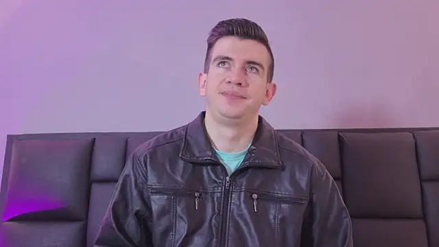 MikaelSlow online show from April 18, 4:25 am