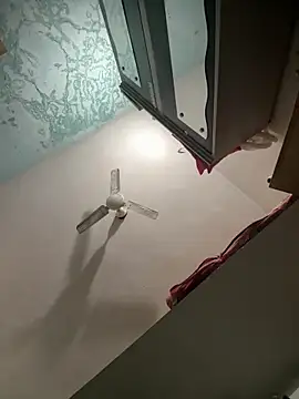 wildboy simon online show from April 9, 3:07 pm