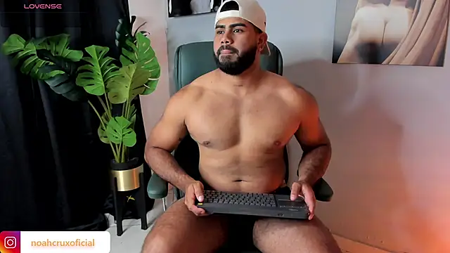 noah crux online show from November 25, 10:56 pm