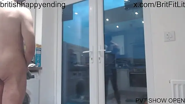 Snapshot of BritishHappyEnding chatting on December 21, 4:14 pm BritishHappyEnding online show from December 21, 4:14 pm