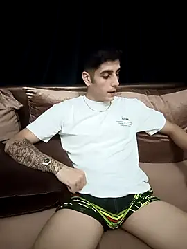 arenn1997 online show from September 12, 10:32 pm