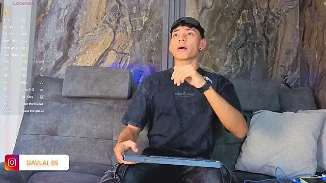 Daviid laidd online show from April 18, 8:09 pm