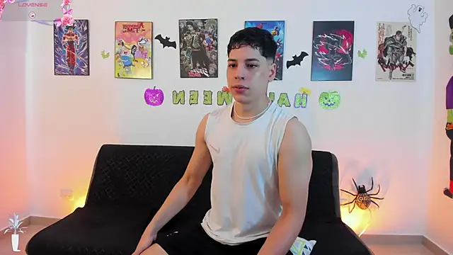 Snapshot of jonathanjoestar_ chatting on October 20, 8:02 pm jonathanjoestar online show from October 20, 8:02 pm