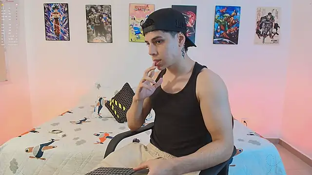 jonathanjoestar  online show from April 9, 9:32 pm