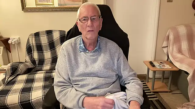 cutaboverest online show from November 18, 6:00 pm