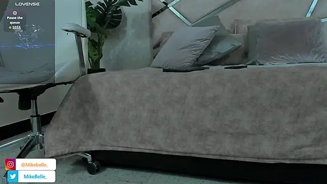 mike belle online show from December 23, 8:14 pm