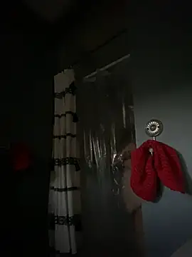 valleyoneofakind online show from December 19, 12:45 am