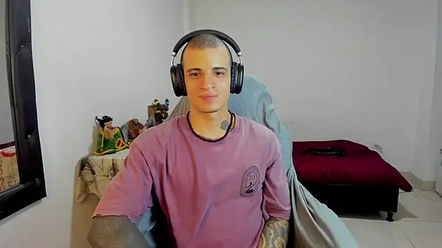 Snapshot of Balo_lovers chatting on March 11, 12:00 am Balo lovers online show from March 11, 12:00 am