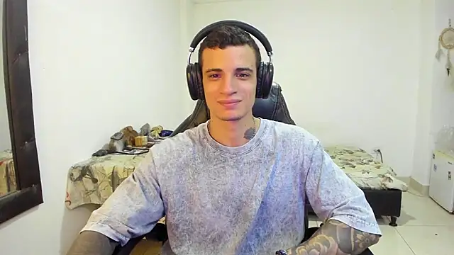 Snapshot of Balo_lovers chatting on October 28, 1:24 pm Balo lovers online show from October 28, 1:24 pm