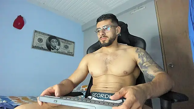 Snapshot of _Poseidon1_ chatting on December 3, 3:18 am Poseidon1 online show from December 3, 3:18 am