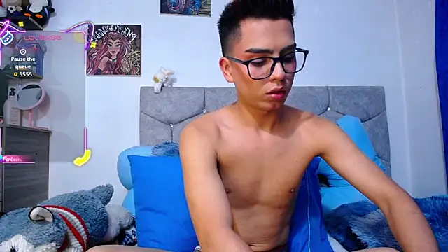 OwenBluee online show from February 23, 7:10 am