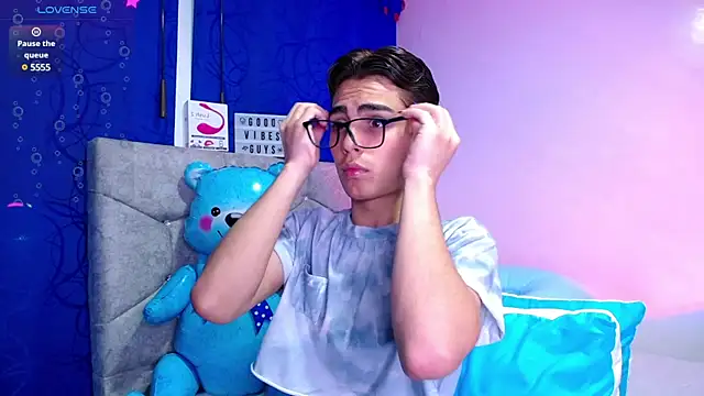 OwenBluee online show from January 25, 6:34 am