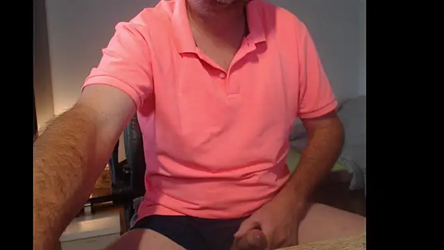 Snapshot of tuttiluss44 chatting on October 25, 6:37 am tuttiluss44 online show from October 25, 6:37 am