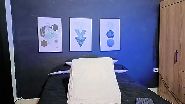 Dylanwhite23  online show from March 10, 2:50 am