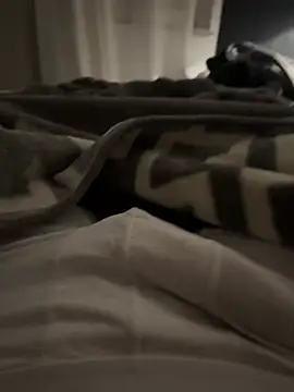 kevinxrcmk18 online show from February 9, 11:31 pm