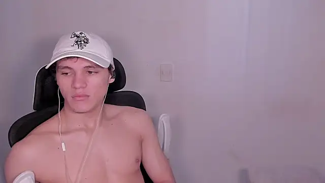 laurent nova online show from May 22, 1:05 pm