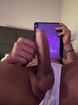 Snapshot of Daniel2zuZ chatting on October 19, 1:32 am Daniel2zuZ online show from October 19, 1:32 am