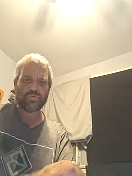 Snapshot of silkstroker6981 chatting on October 25, 2:02 am silkstroker6981 online show from October 25, 2:02 am