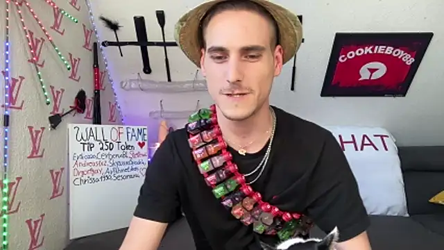 Cookieboy88 online show from May 22, 4:23 pm