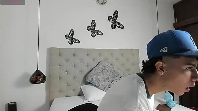 dikey 62 online show from December 5, 8:13 pm