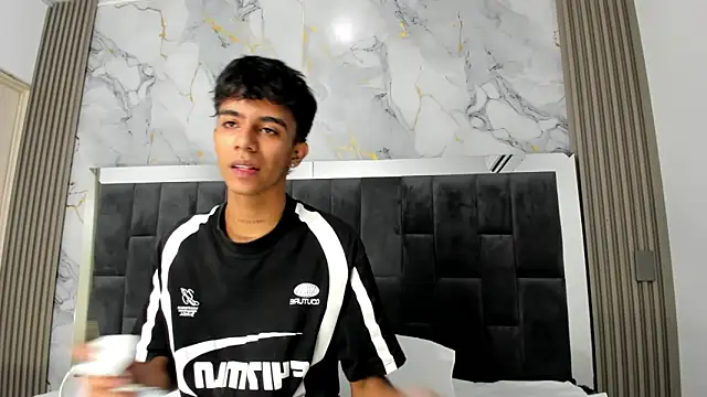 dikey 62 online show from September 24, 7:45 pm