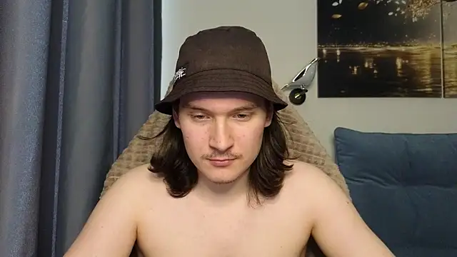 MoreRealAlex online show from May 6, 1:55 pm