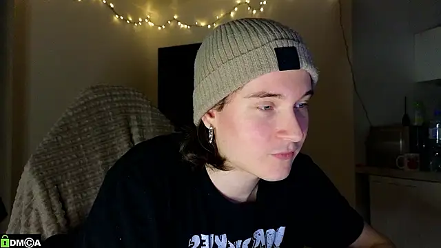 MoreRealAlex online show from February 10, 8:35 pm