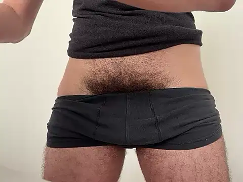 YoungHairyBi online show from February 16, 6:39 pm