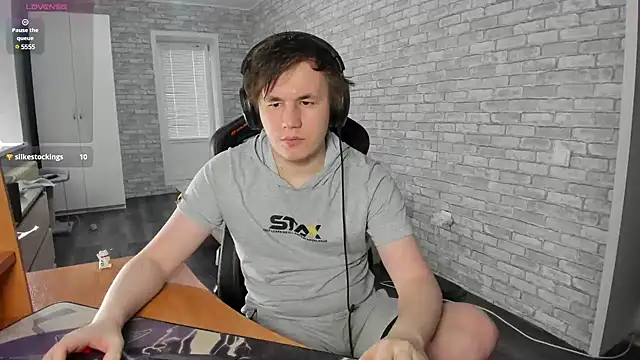 iliaskrislove online show from January 30, 10:08 am